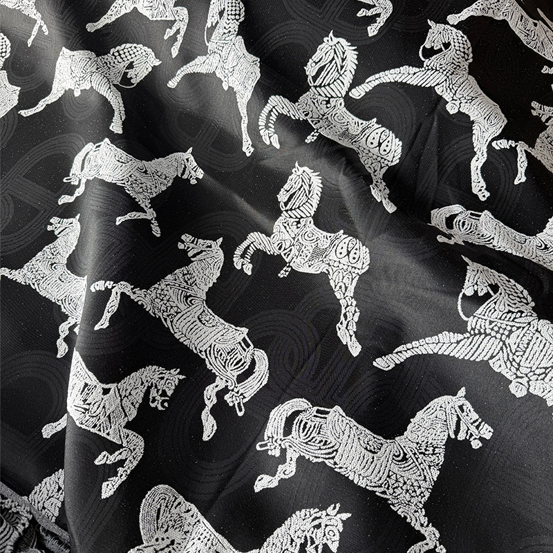 Poliesterio Jacquard užuolaidų audinys, pusapšvietimas 40–70%, tinkamas kampiniams langams ir grindų iki lubų langams, augalų ir gėlių raštas