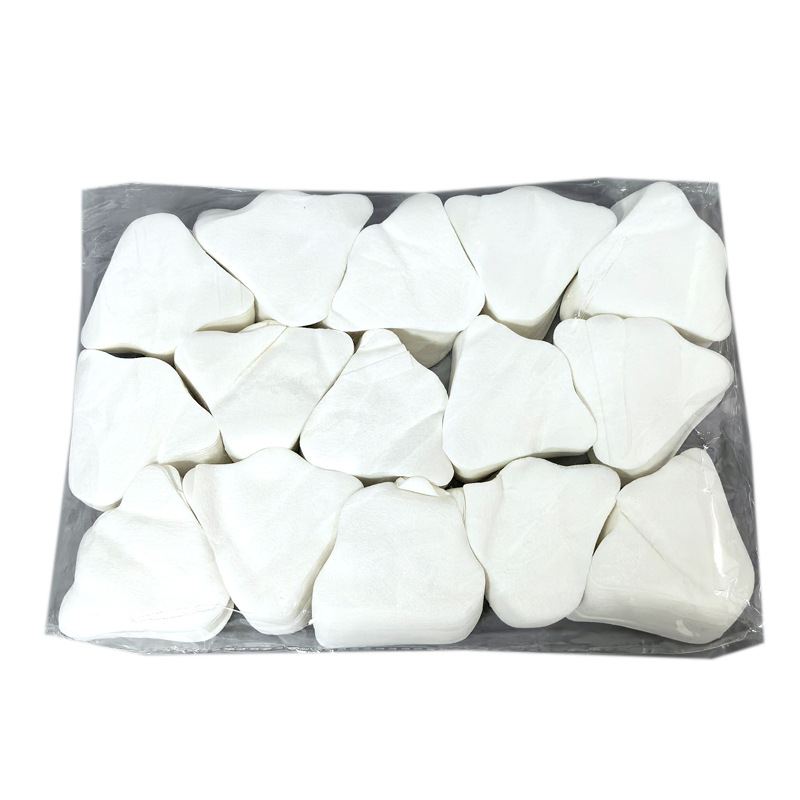 Trikampės nosies membranų plokštės, 1500 vnt., 60 g, vienkartinės, nesluoksniuotas audinys