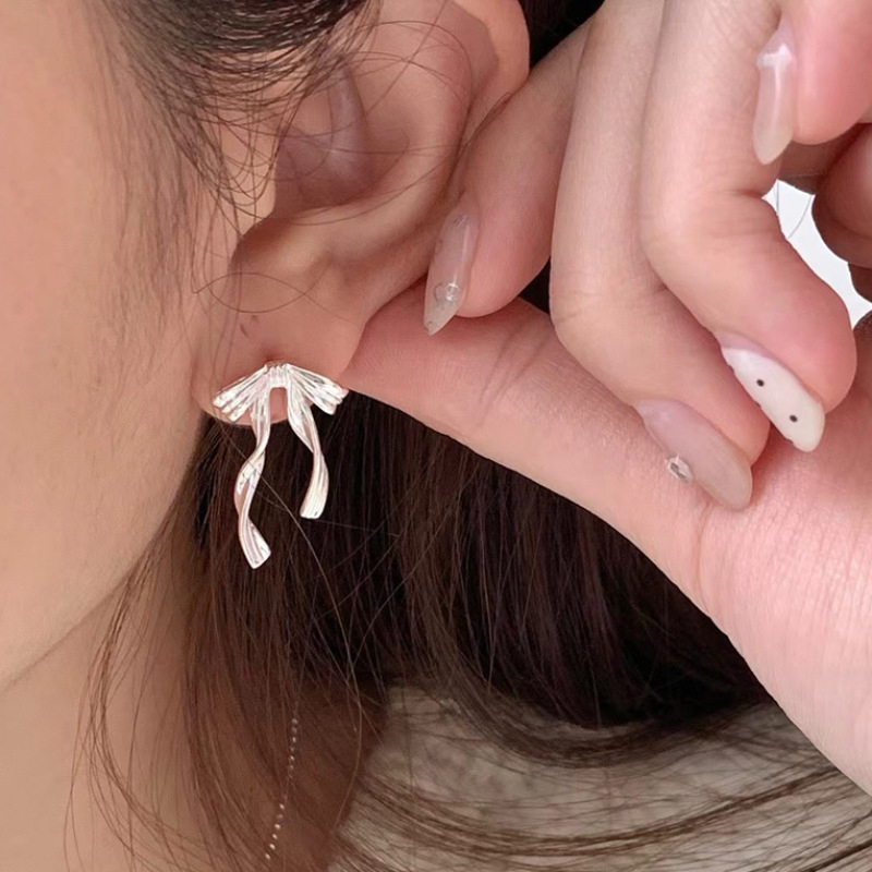 Auskarai su kaspinu ir kutais, nišinis dizainas, 925 sidabro smeigtukas