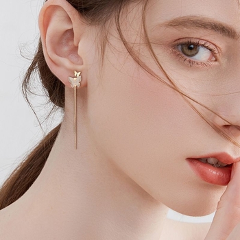 Auskarai: varis; deimantinis apdorojimas; Boyi Garden; korėjietiškas stilius; gaivus ir saldus dizainas (Medžiaga: varis; Apdorojimas: deimantas; Ženklas: Boyi Garden; Stilius: Korėjietiškas; Stiliaus klasifikacija: gaivus ir saldus)