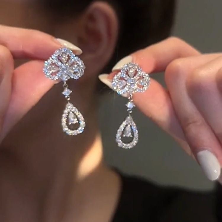 Σκουλαρίκια – Κρύσταλλοι σε σχήμα σταγόνας νερού με λουλούδι και φούντες, Shinohara Mo, Φθινόπωρο 2022