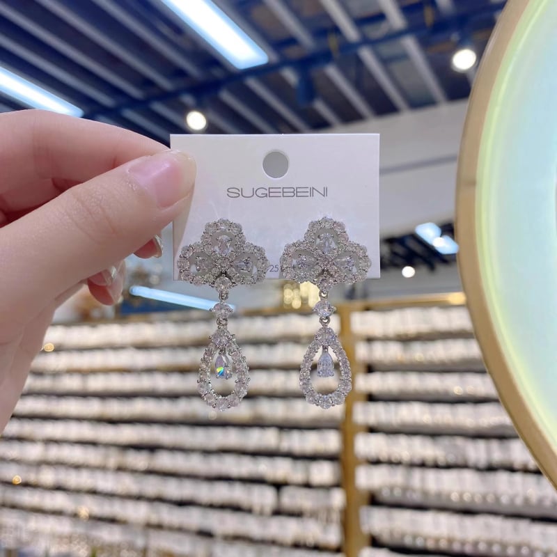 Auskarai – rhinestone vandens lašai su gėlės motyvu ir kutais, Shinohara Mo, ruduo 2022