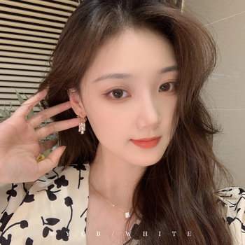 Auskarai su žvaigždės formos kutais, varis, elektroplakavimas — Qiaolanxuan