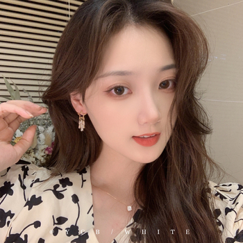 Auskarai su žvaigždės formos kutais, varis, elektroplakavimas — Qiaolanxuan