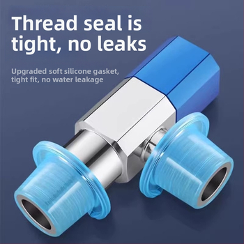 Plastikinis kampinis čiaupas su tarpikliu ir vandens įėjimo vamzdeliu — šiuolaikinio minimalistinio stiliaus