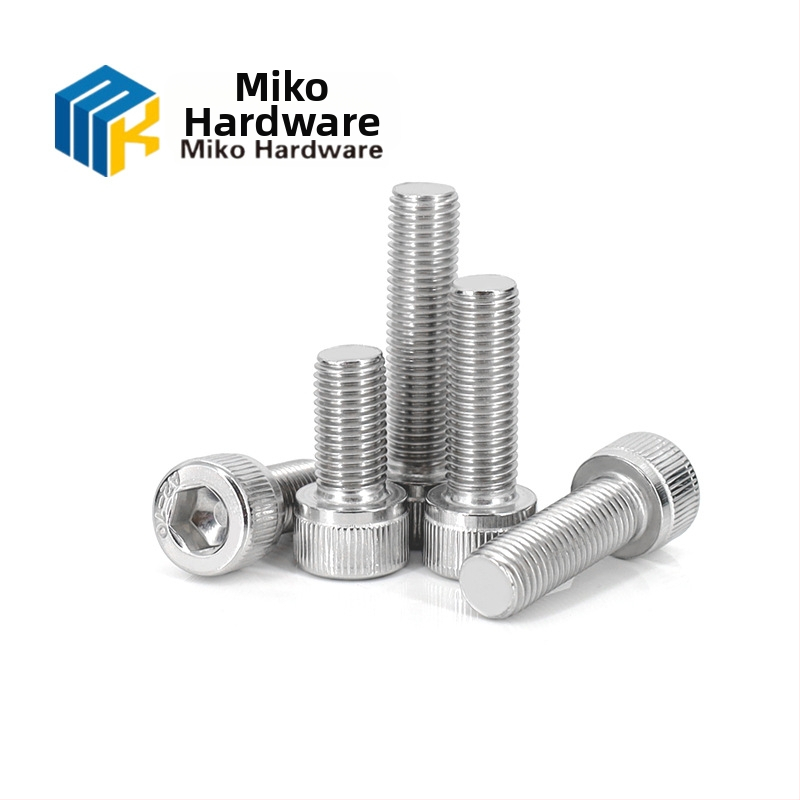 Šešiakampio skylės cilindrinės galvos varžtas DIN 912, nerūdijantis plienas A4-70, balta paviršiaus apdaila