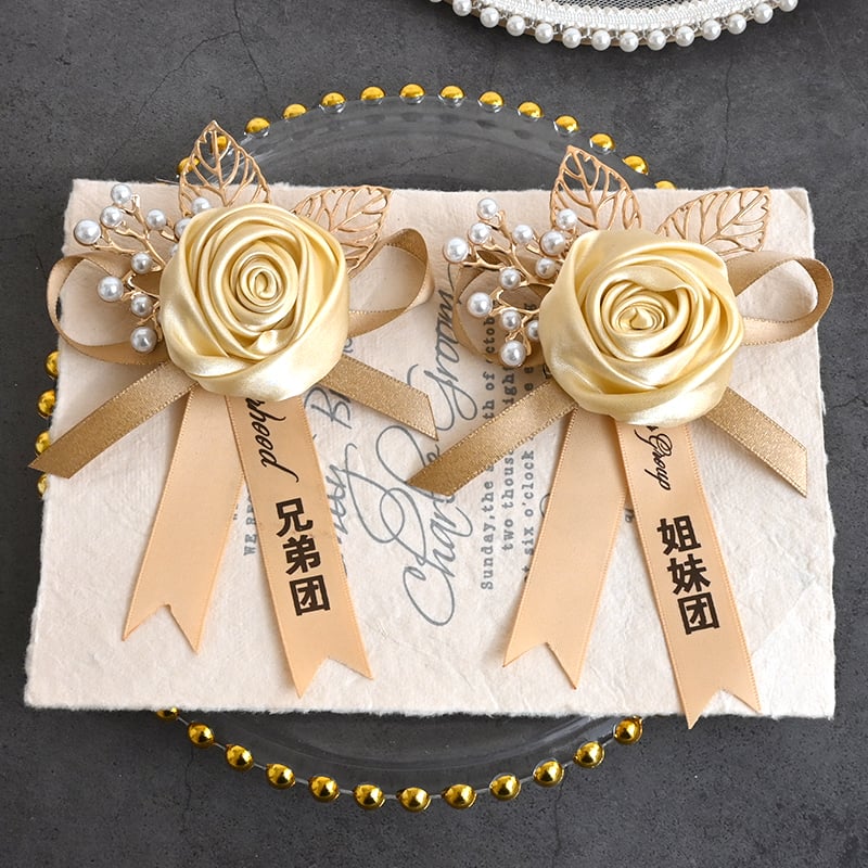 Kinų stiliaus vestuvinė boutonnière rinkinys — šilko gėlės jaunikiui, nuotakai, liudytojams ir pabroliams, šeimos komplektas