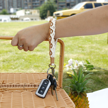 Rankų austas riešo raktų pakabukas, Mr. Huang prekės ženklas, medvilnė ir linas, ramunėlių žiedo motyvas, originalus dizainas, aukštos klasės stilius