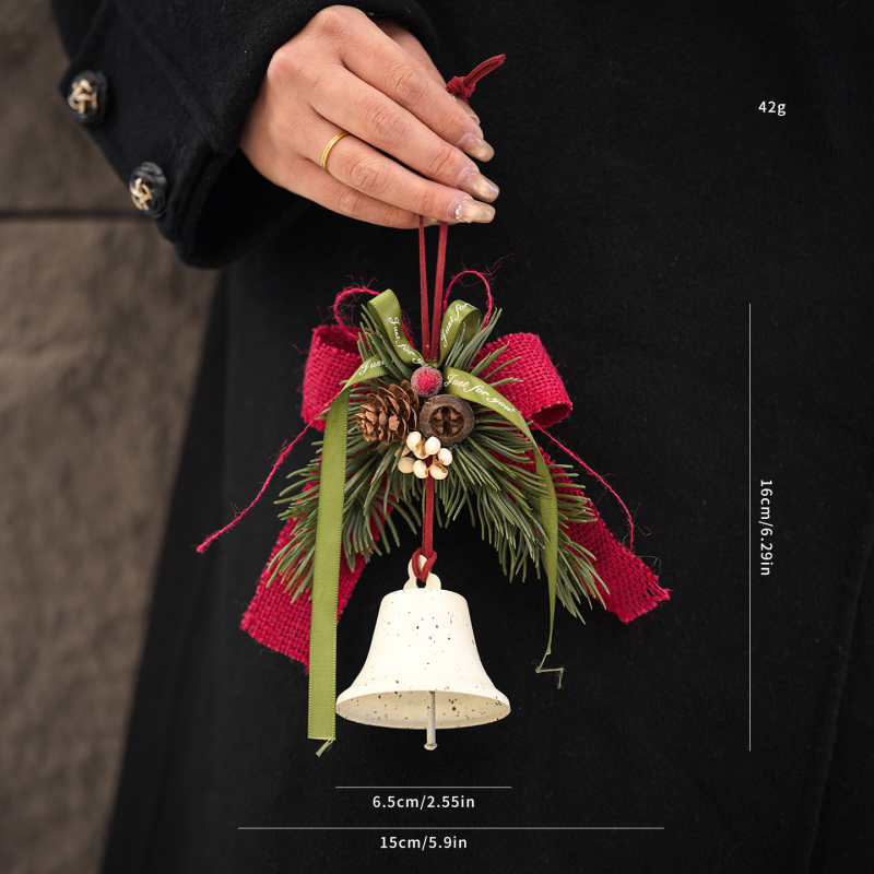 Висулка за Коледно дърво: камбанка, панделка и шишарка, минималистичен стил, метална изработка, Bolin
