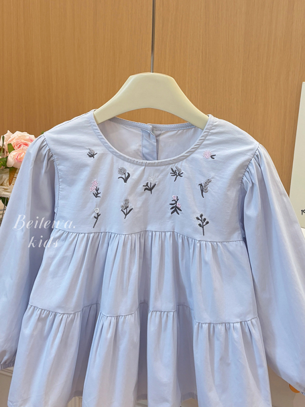 Cămașă de fetițe din bumbac, mânecă lungă, cusături cu mici flori, guler rotund, stil casual, primăvara 2025