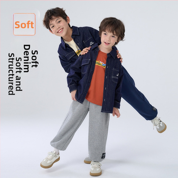 Vaikų džinsinė striukė iš medvilnės mišinio – unisex, vienos eilės mygtukų užsegimas, raidžių raštas, švelnus paviršius, pavasaris-ruduo, 3–8 m.