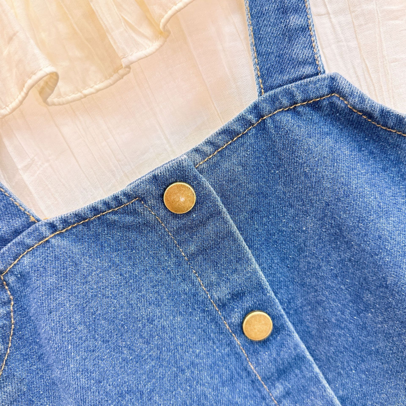 Dječji trodijelni set: košulica s gornjim dijelom lotosa i denim hlače s trakama; dob 3–8 godina; proljeće ljeto jesen; tkanina poliesterska smjesa s mekom obradom