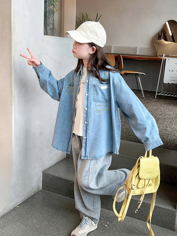 Детска деним риза, корейски стил, дълъг ръкав, яка тип лапел, принт с букви