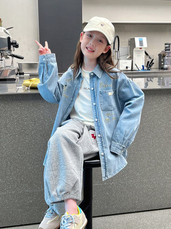 Детска деним риза, корейски стил, дълъг ръкав, яка тип лапел, принт с букви