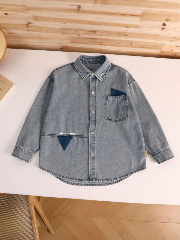 Džinsinis švarkas vaikams, laisvas stilius, vienos sagos uždarymas, 60% medvilnė 40% poliesteris, pavasaris 2025