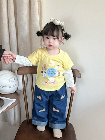 Jeans copii din denim – talie elastică, croi larg, model animale/desene animate, 63,7% bumbac, pentru fete 1–3 ani, primăvara 2025