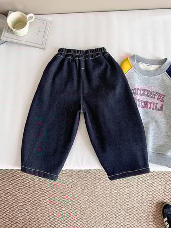 Jeans unisex pentru copii (Iarna 2025; 72% bumbac/26% poliester/2% elastan; țesătură tratată moale; talie medie cu bandă elastică)