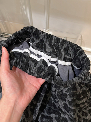 Dječje lantern hlače za djevojčice s leopard uzorkom, fleece podstava i debeli materijal, pamuk, elastični pojas u srednjem struku, pogodne za jesen i zimu