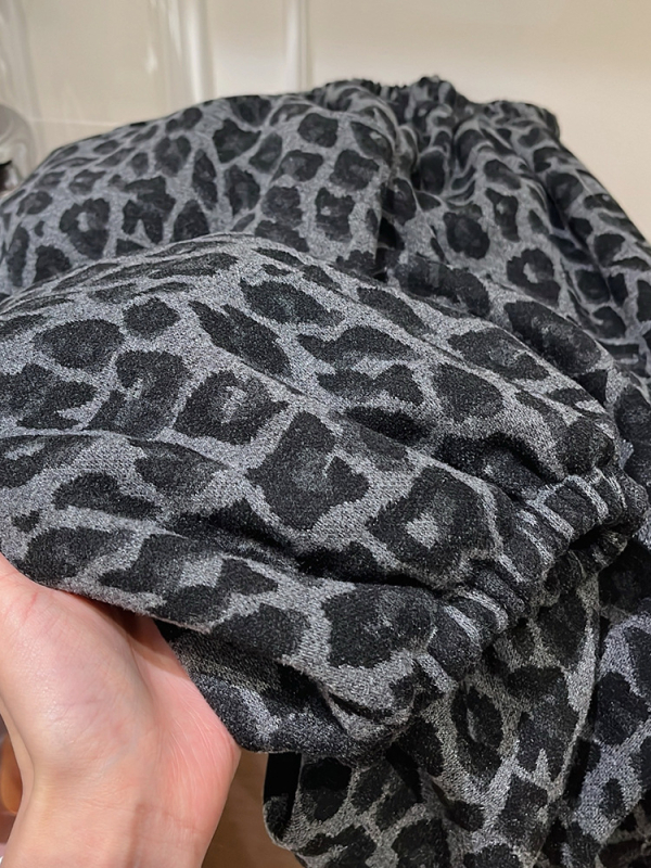 Dječje lantern hlače za djevojčice s leopard uzorkom, fleece podstava i debeli materijal, pamuk, elastični pojas u srednjem struku, pogodne za jesen i zimu