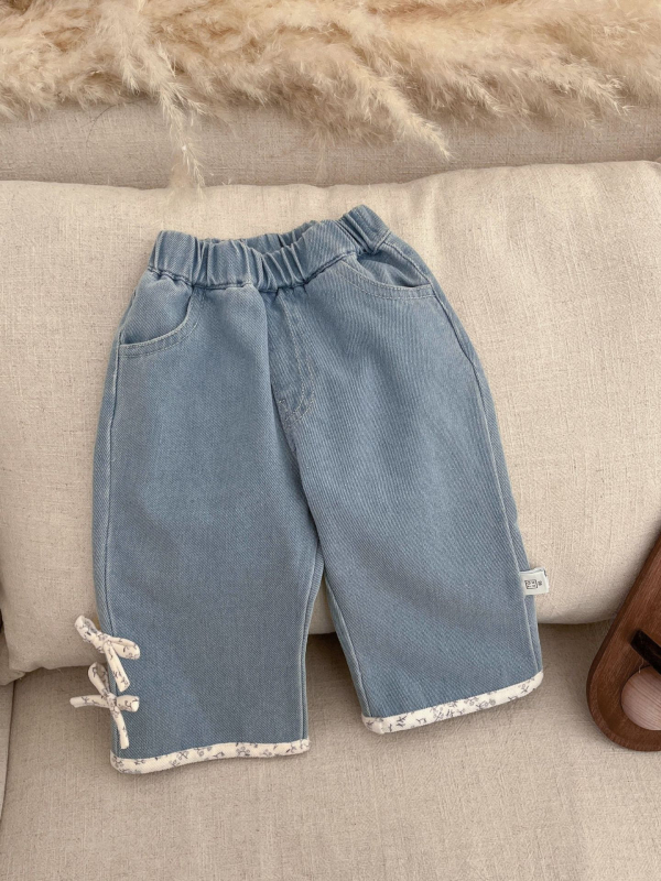 Pantaloni pentru fetițe, bumbac moale, detaliu funda, croială lejeră dreaptă, talie elastică medie, pentru vârsta 1–3 ani