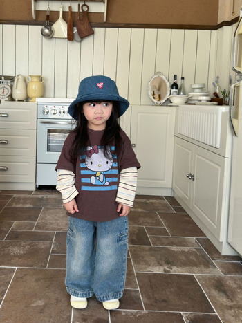 Gyerekeknek készült farmer munkanadrág, kényelmes laza stílus, 85% pamut, középső derekú szabás, széles szárú fazon, 3–8 éveseknek