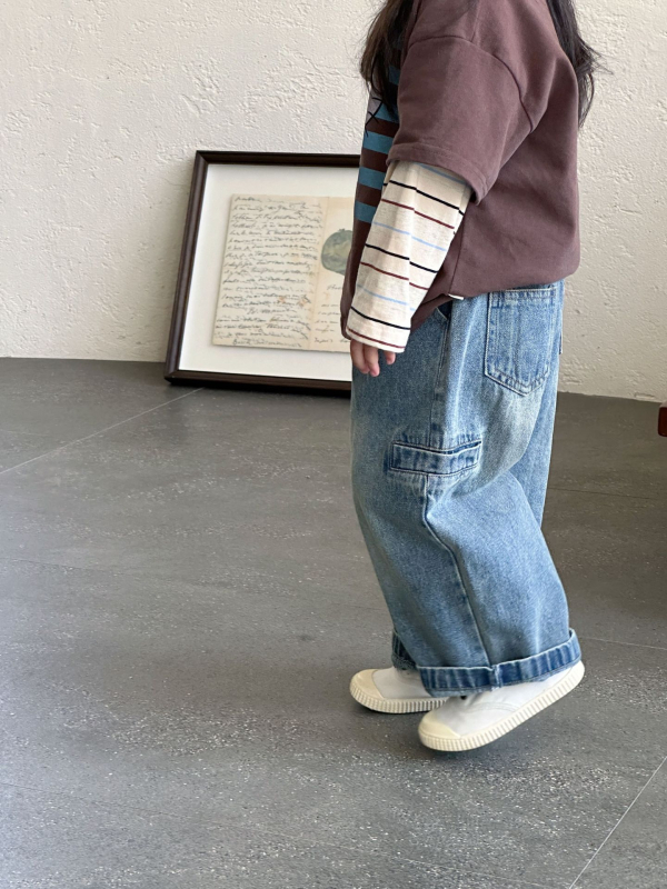 Gyerekeknek készült farmer munkanadrág, kényelmes laza stílus, 85% pamut, középső derekú szabás, széles szárú fazon, 3–8 éveseknek