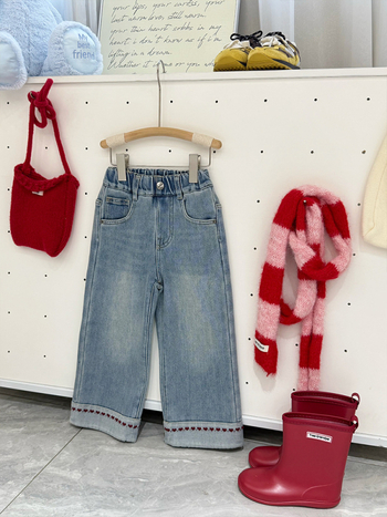 Meitenēm domāti džinsi ar flīsa apdari - ziemas siltums, brīvs taisns piegriezums, 60% kokvilna, vidukļa vidējā augstuma josta ar elastīgu jostu, 3–8 gadi