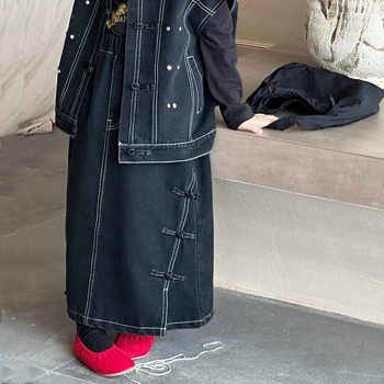 Mergaitėms skirtas naujojo kinų stiliaus džinsinis sijonas, ilga A linija (Medžiaga: medvilnė; Stilius: džinsinis; Siluetas: A linija; Amžiaus grupė: 3–8 metai)