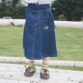 Mergaitėms džinsinė sijonėlis, 99% medvilnė, pamušalas 91–99% medvilnė, raidės raštas, švelnus apdorojimas, 3–8 metų amžius, pavasaris 2025