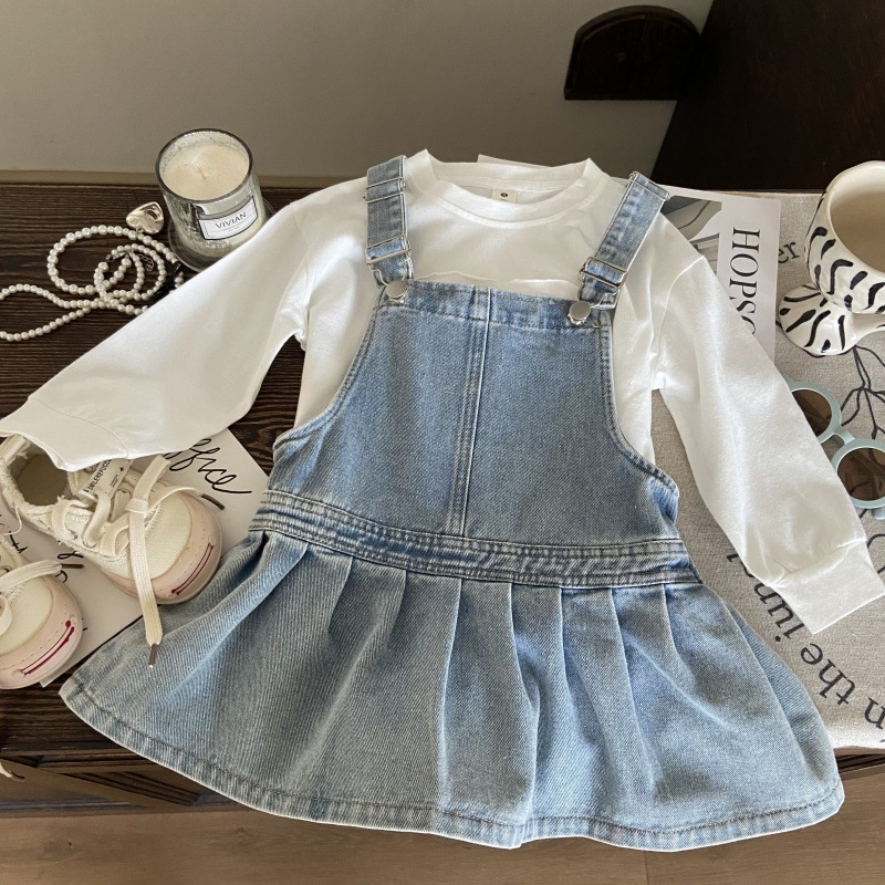 Koreai stílusú lányoknak szóló kétszobás készlet: szívmintás hosszúujjú felső és denim pántos szoknya, 80% pamut