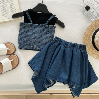 Dječji denim komplet od tri dijela s trakama: gornji dio bez rukava, nepravilna suknja, lagana pamukasto-polyester tkanina za ljeto 2025