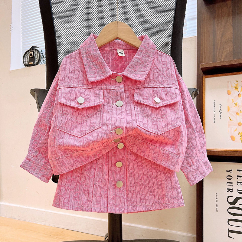 Кореански стил: момичешки костюм от две части — дънков жакет с жаккардова шарка и пола, дълги ръкави, едноредово закопчаване, мек полиестерен смес, принт с букви, за деца 3–8 години