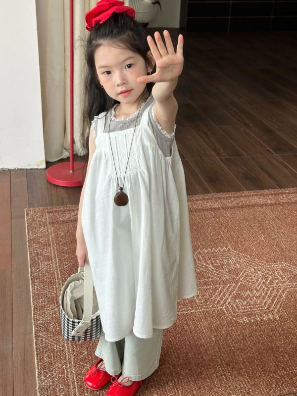 Mergaitėms korejiško stiliaus petnešinė suknelė su nėriniais, medvilnė (80% medvilnė, medvilninė įdaila, amžius 3–8 metai)