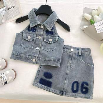 Детски деним двучастен комплект: безръкав жилетка и пола, корейски стил, лято 2025, мек деним, буквена шарка, 75% памук