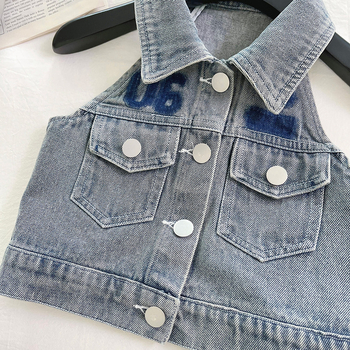 Детски деним двучастен комплект: безръкав жилетка и пола, корейски стил, лято 2025, мек деним, буквена шарка, 75% памук