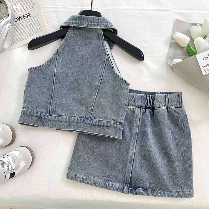 Детски деним двучастен комплект: безръкав жилетка и пола, корейски стил, лято 2025, мек деним, буквена шарка, 75% памук