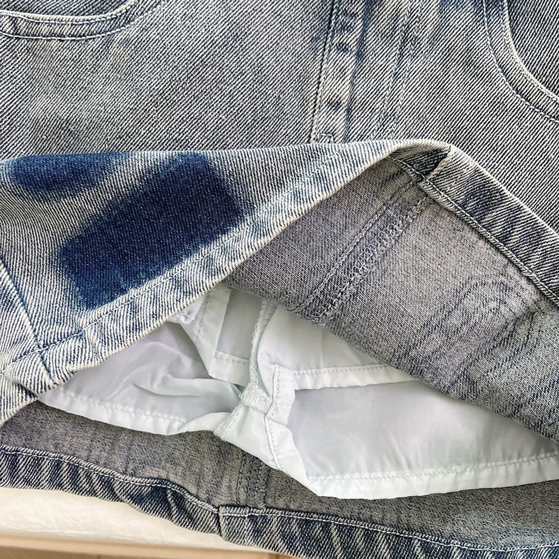 Детски деним двучастен комплект: безръкав жилетка и пола, корейски стил, лято 2025, мек деним, буквена шарка, 75% памук