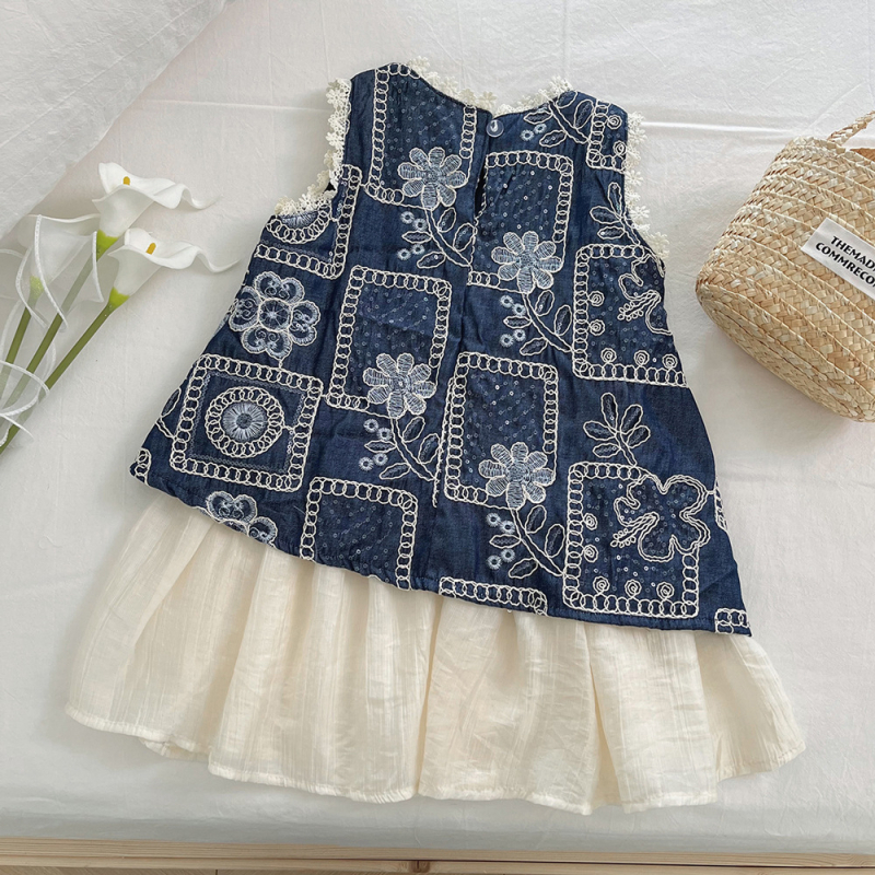 Mergaitei korea-stilia denim sijonas su petnešėlėmis, be rankovių, su gėlių siuvinėjimu, švelnintas džinsas, amžiaus grupė 3–8 metų, 2025 m. vasara