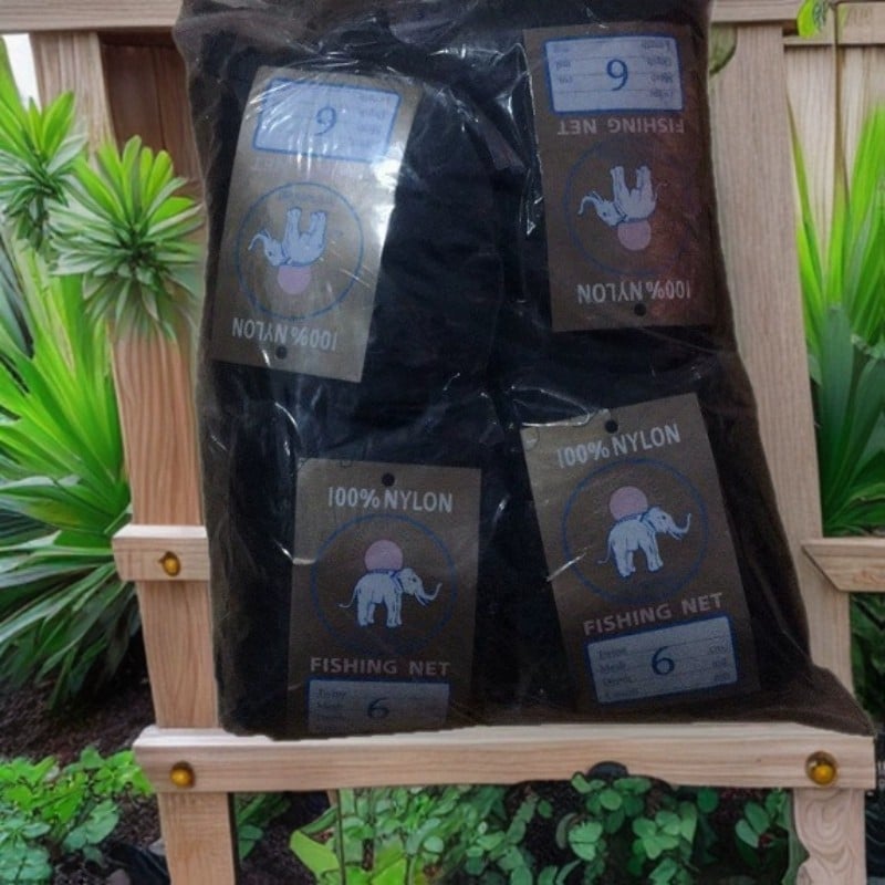 Найлонова мрежа против птици за селското стопанство, отвори 4x4, диаметър на нишката 150d, марка Jun Hongtu, експлоатационен срок 0.6