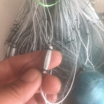 Трислойна рибарска мрежа с найлонова нишка, потъваща мрежа; отвори около 4 пръста; диаметър на тел 0.11 мм; материал: рибарски конец