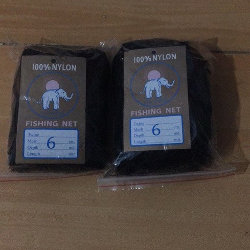 Мрежа против птици за селското стопанство от високонадежден полиестер; порест размер 3x3; диаметър на нишката 150D; живот на експлоатация 0.6 години