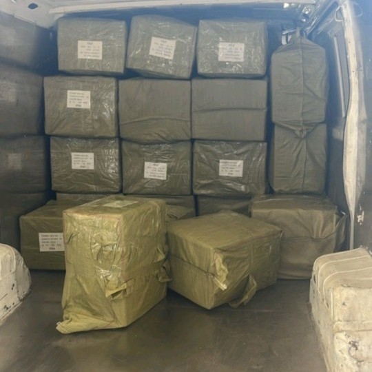 Полиестерна усукана нишка, 3x3 отвор, 150D диаметър на нишката, Jun hongtu, за новаторски и творчески проекти