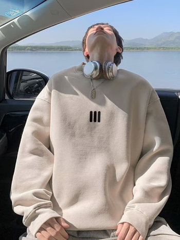 Džemper s okruglim izrezom, bez kapuljače, duge rukave, širok kroj