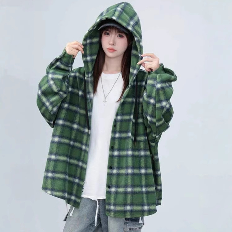 Košieľa–sako s mriežkovým vzorom, golier s klopou, voľný strih, dlhé rukávy, zmes polyesteru