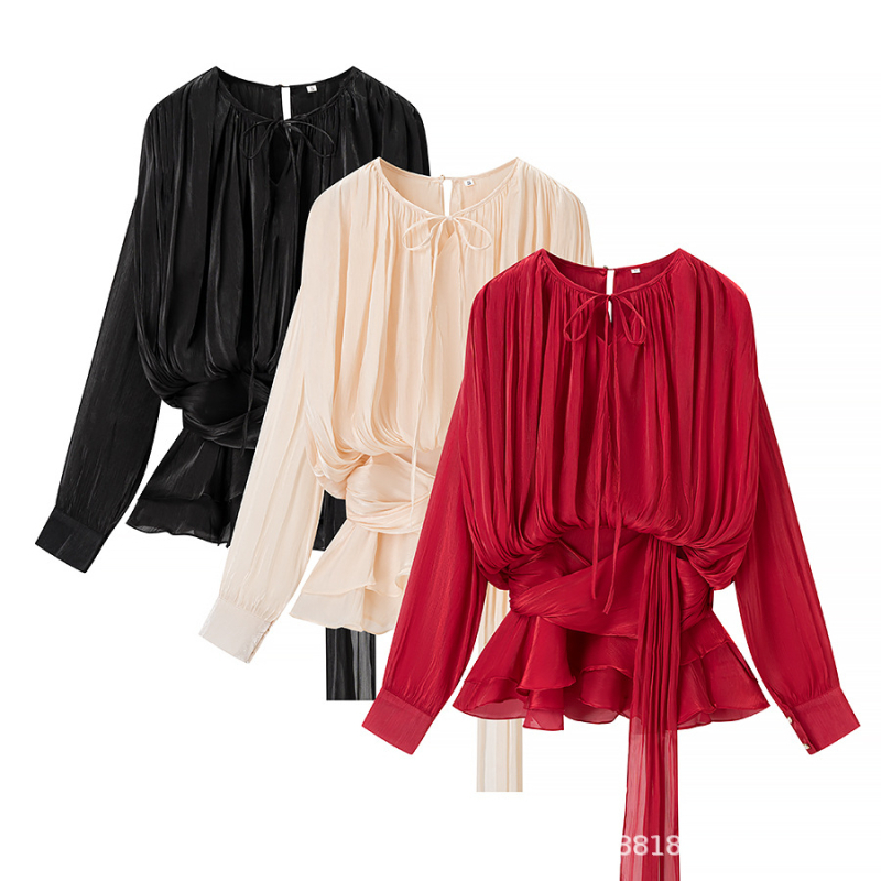 Rochie plisată, talie înaltă, mâneci lungi, decolteu rotund, poliester