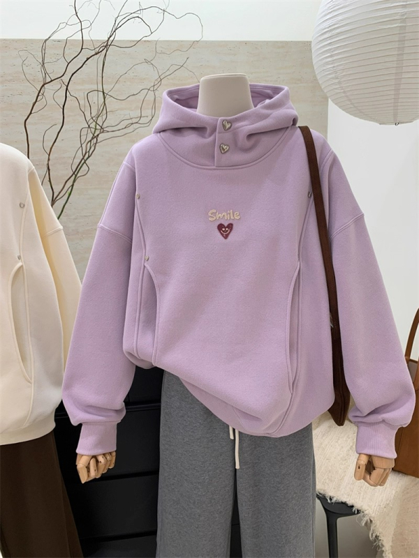 Ženski hoodie s kapuljom, flis podstava, debeli materijal, širok kroj, s ušivenim srcem i osmijehom