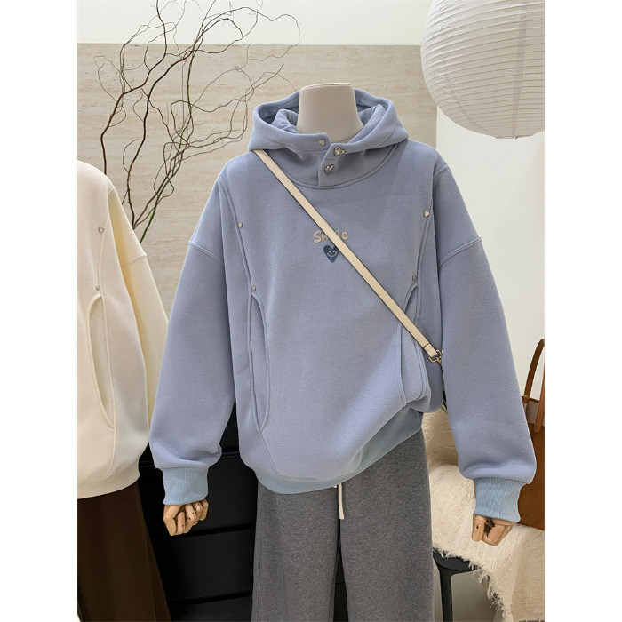 Ženski hoodie s kapuljom, flis podstava, debeli materijal, širok kroj, s ušivenim srcem i osmijehom
