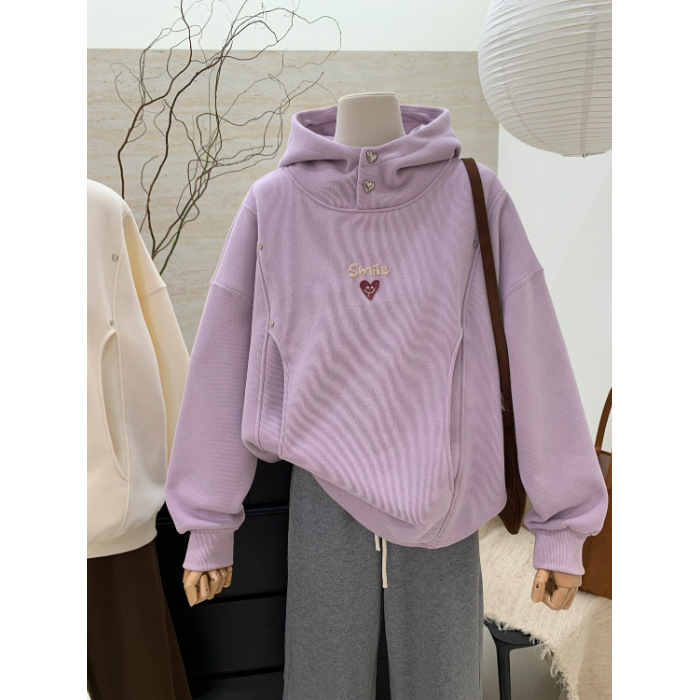 Ženski hoodie s kapuljom, flis podstava, debeli materijal, širok kroj, s ušivenim srcem i osmijehom