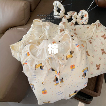 Moters naktinukai su krūties pagalve, ilgomis rankovėmis, medvilnės siūlais, vidutinio storio, apvali kaklo iškirptė, ilga sijonėlis – patogūs namų drabužiai žiemai, pavasariui ir rudeniui