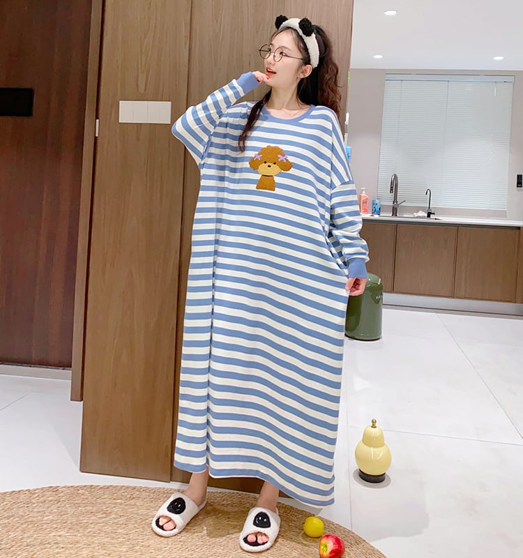 Medvilninė viengijė naktinė su ilgomis rankovėmis, apvaliu kaklu, laisvas kirpimo, su dryžuotu šuniuko atvaizdu